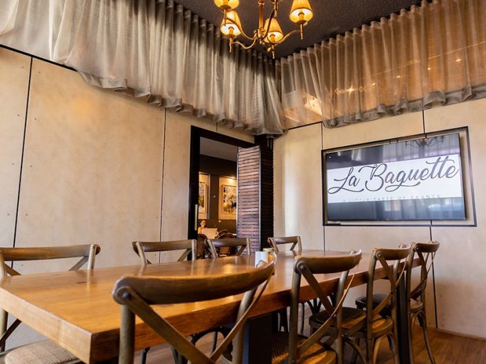 la baguette cafe Private room